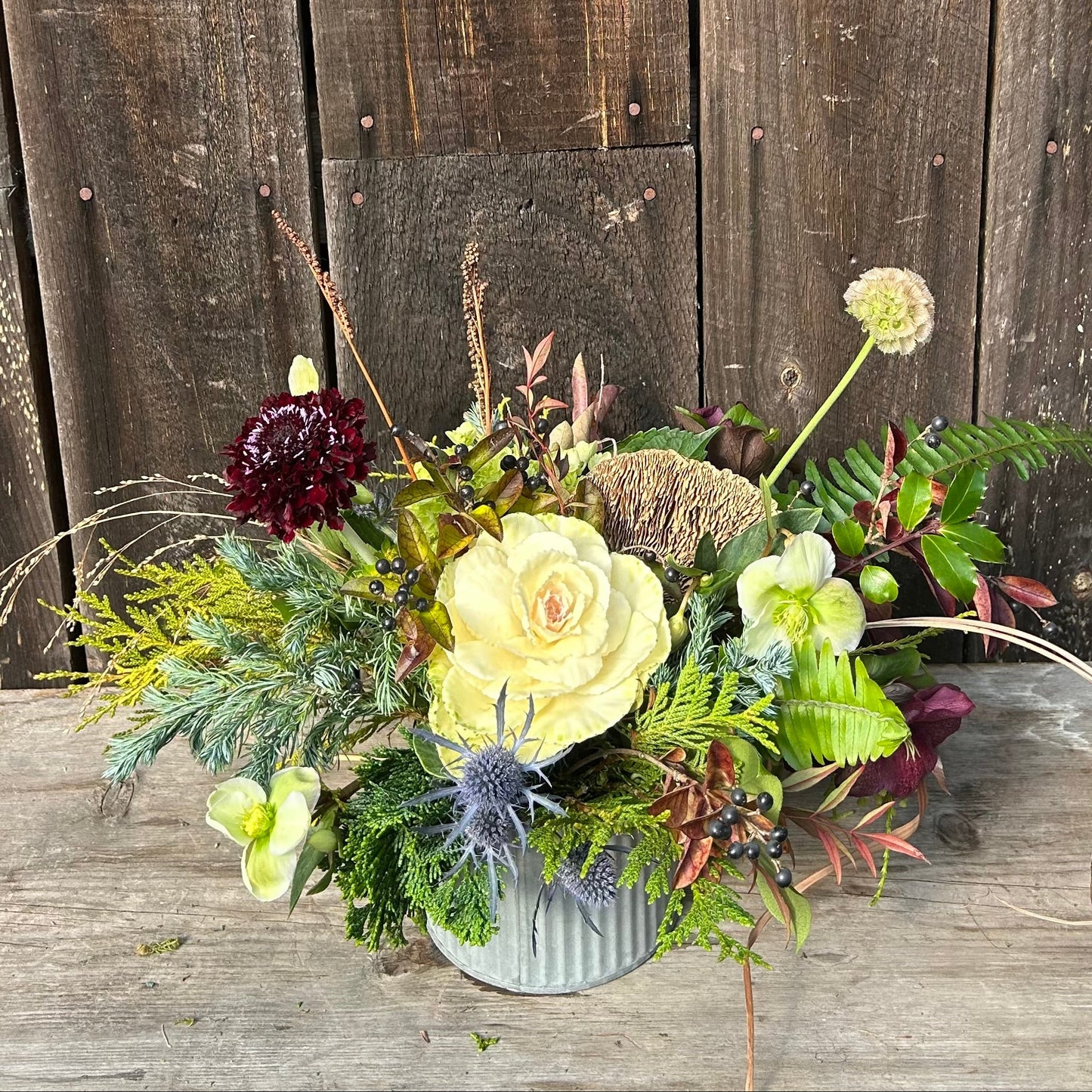 Floral arrangement in a pot 